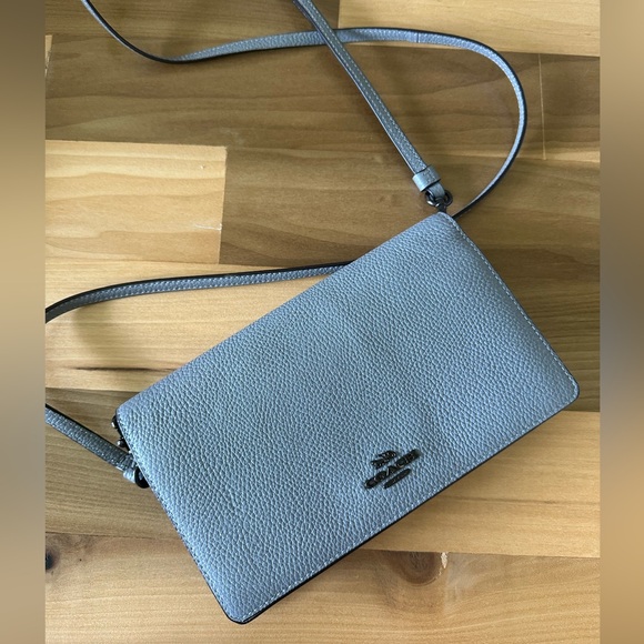 NWOT Coach Pebble Crossbody Wallet - Picture 2 of 9